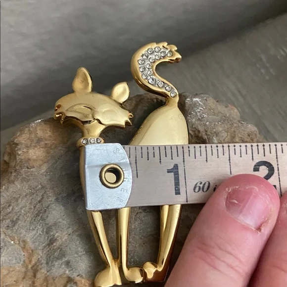 Vintage 80s Gold Tone Cat with Rhinestones Broach - Picture 6 of 6